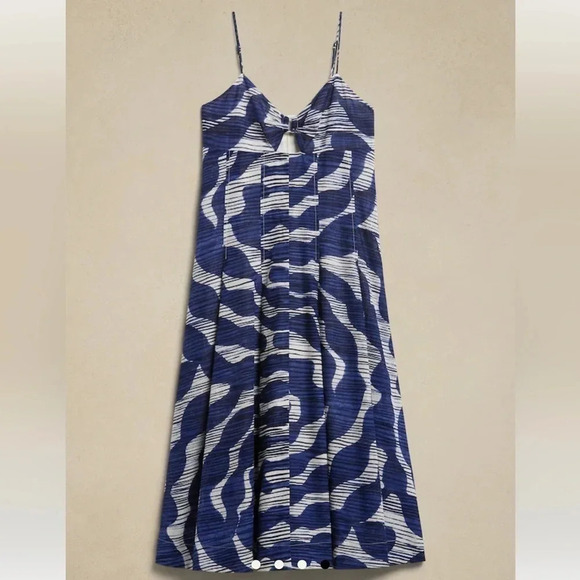 Banana Republic Bandeau Midi Dress - Picture 5 of 15